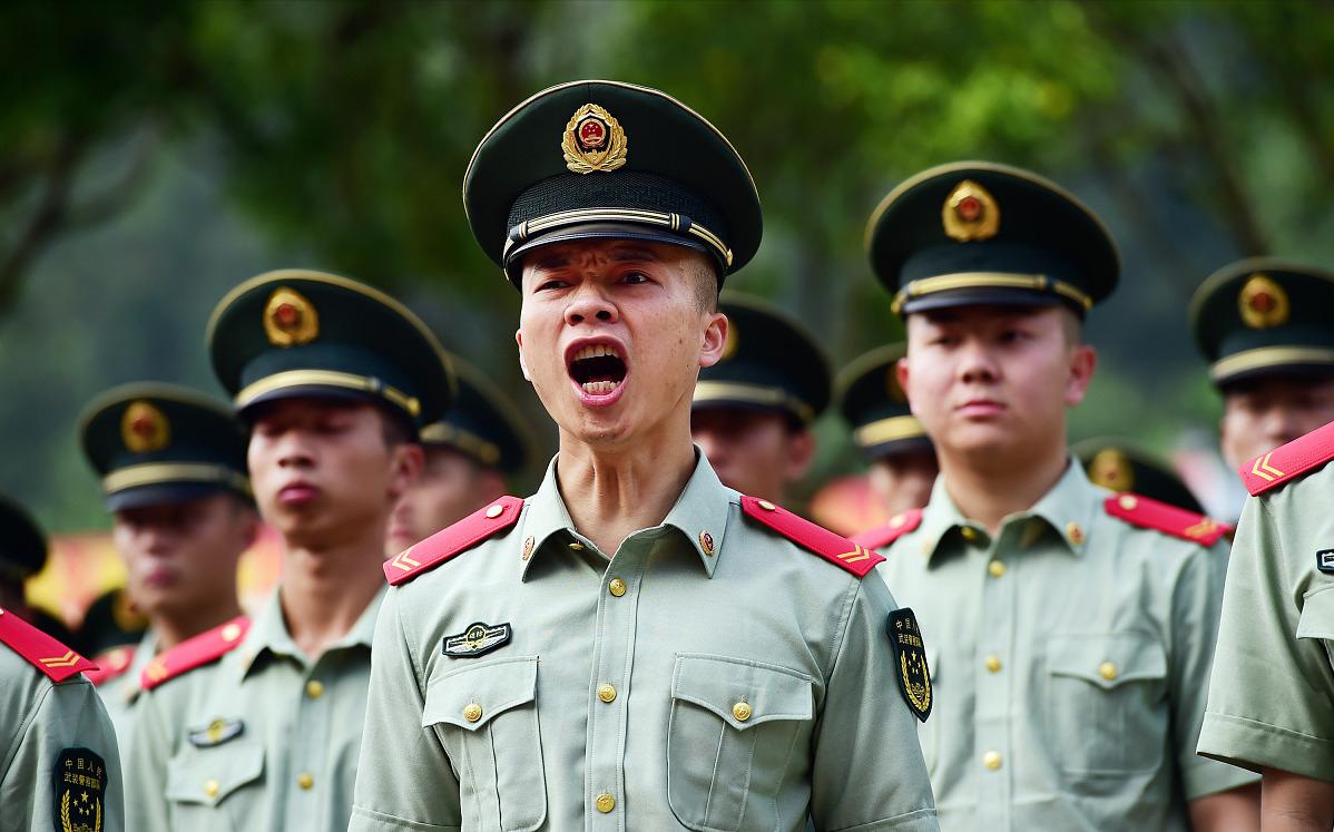 当两年兵出来创业好还是五年兵好,当两年兵还是五年好