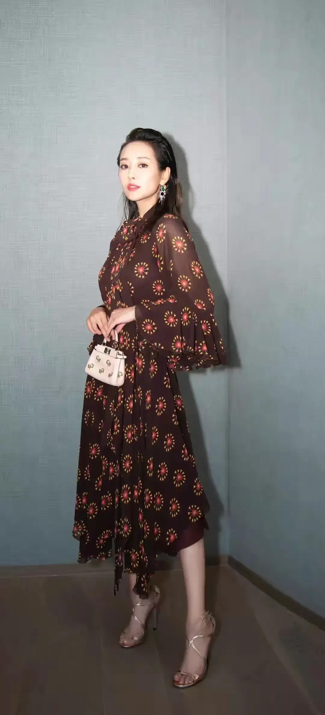 明星穿搭图片素材,明星新款服装图片大全