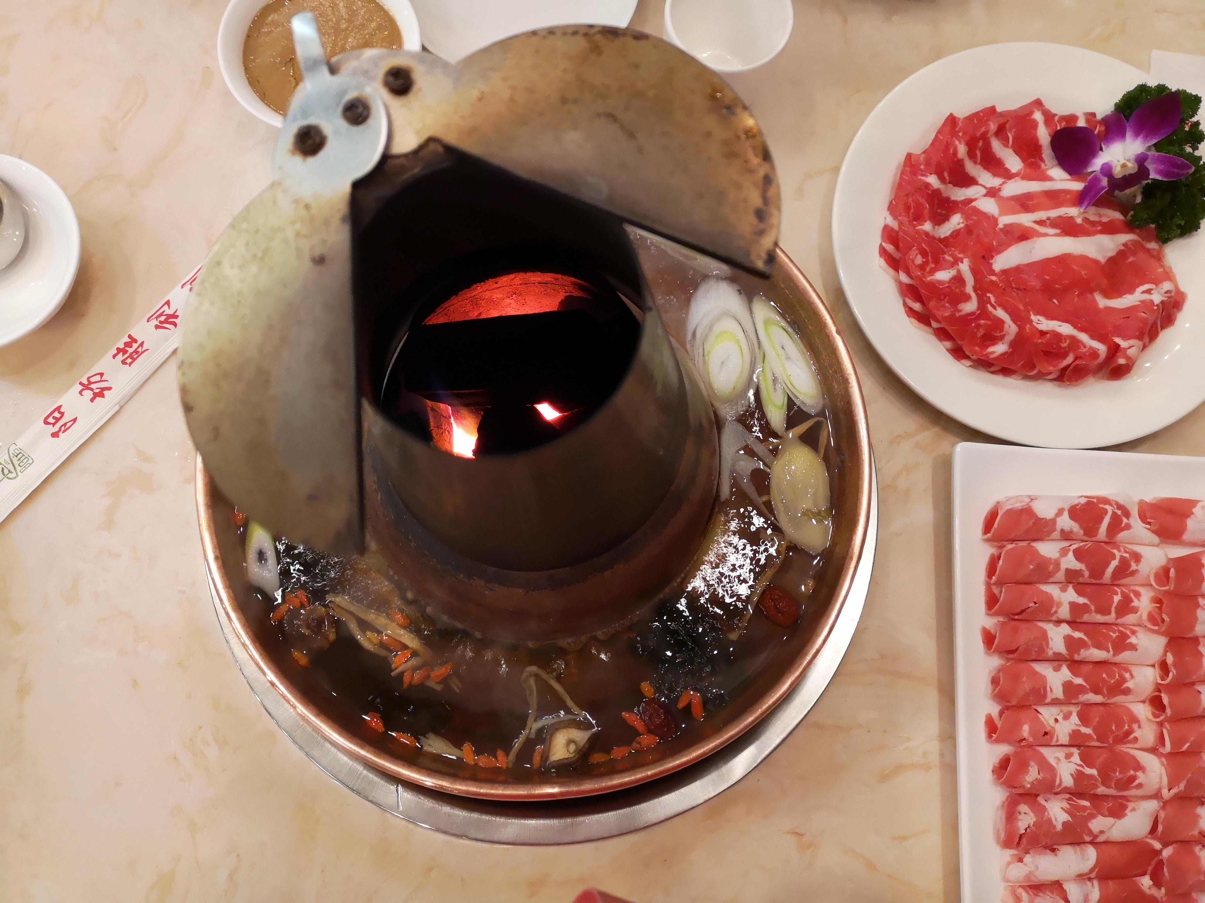 逛颐和园观十七孔桥金光穿洞,离颐和园金光穿洞奇景最近的入口