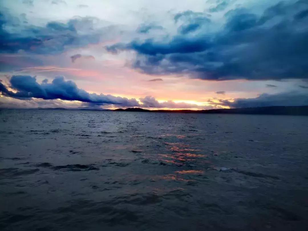 皮艇上漂流,皮筏艇海上