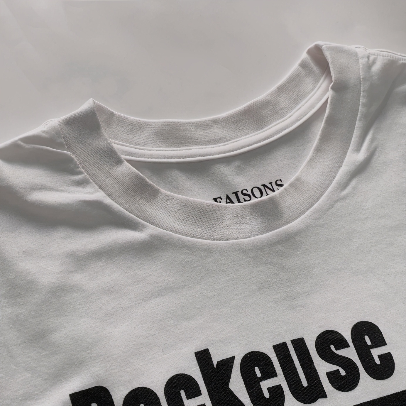 选择t恤注意事项,如何选购质量好的t恤不踩雷