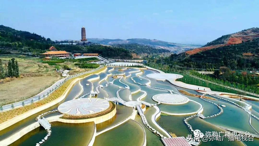 弥勒美食推荐离湖泉景区最近,弥勒五彩云池风景区