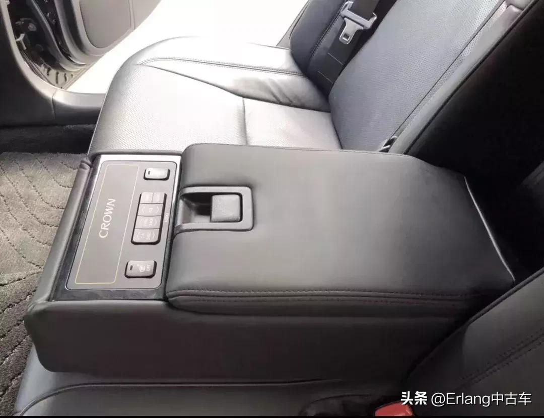 情怀皇冠最经典的12代,全新十六代丰田皇冠