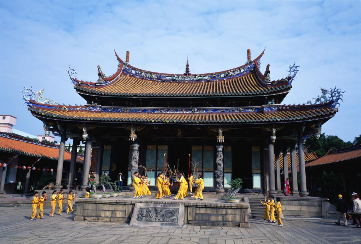 天骄羽毛球场,天骄体育网球场红土