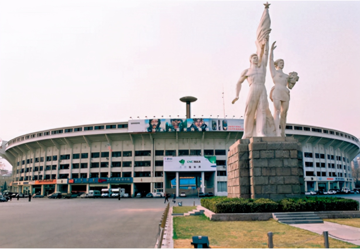 当我们谈论生活时我们在谈着什么,当我们谈论诗歌时我们在谈什么