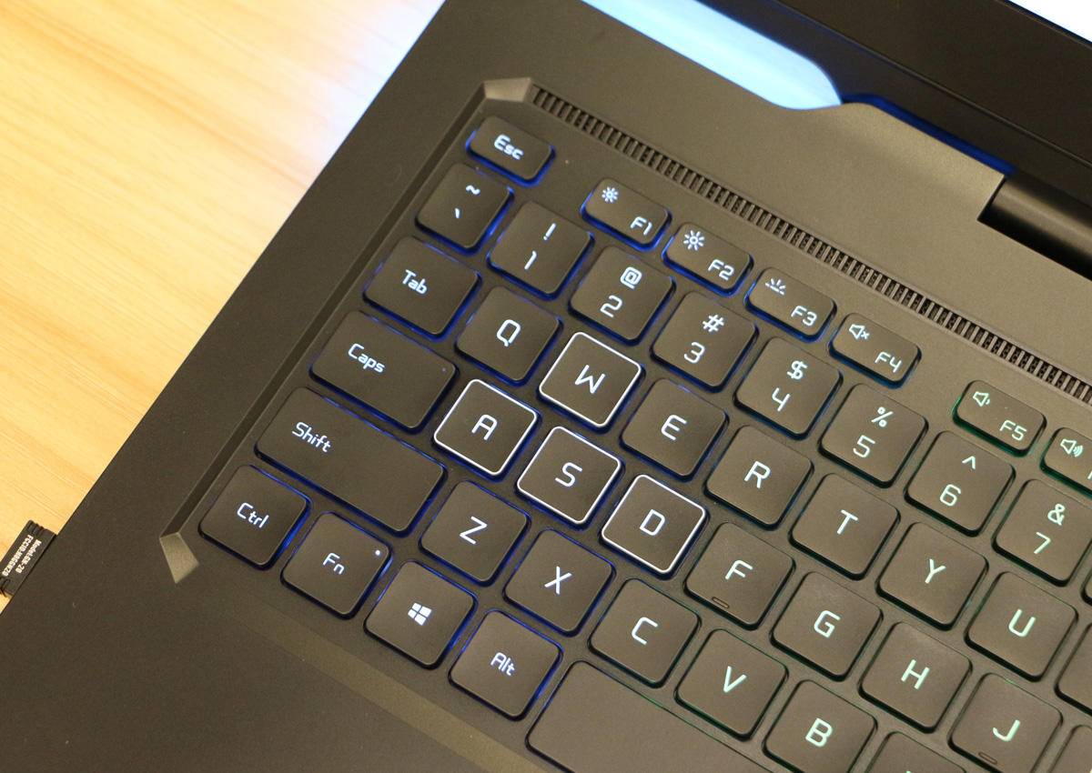 荣耀猎人笔记本游戏本配置,荣耀猎人游戏本评测