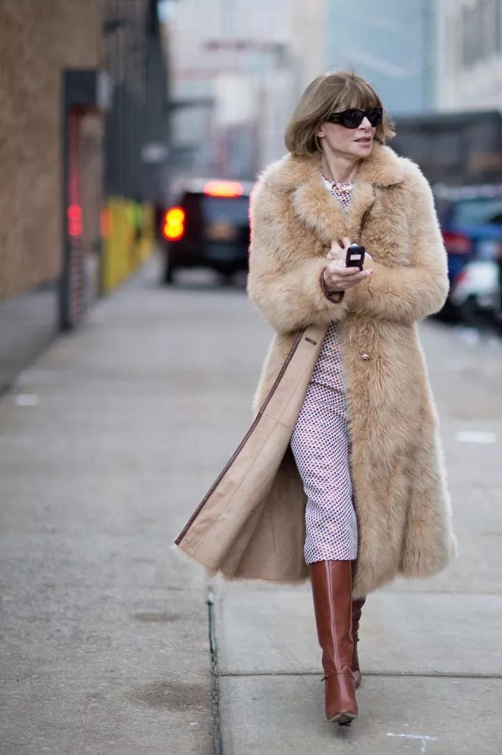 穿普拉达的女王,爱穿普拉达的女魔头中的精神领袖