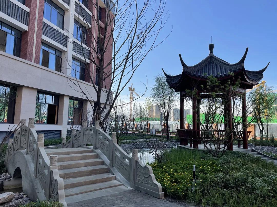 慕了！这所高品质高配置的学校藏不住了～|成华融媒