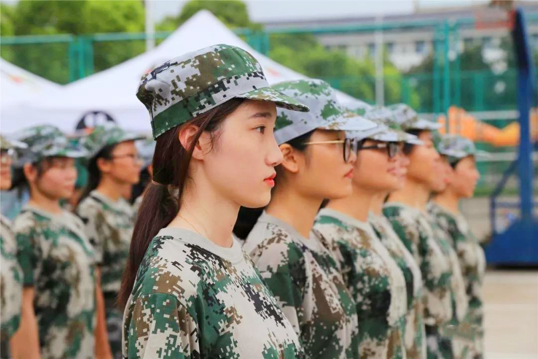 大一新生军训可怕吗,大学新生刚军训完要怎么退学