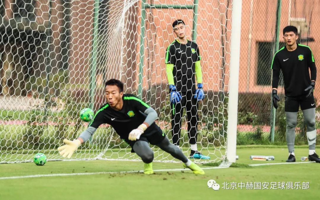 国安一队首位00后！马昆越：场上学习杨智场下学习侯森