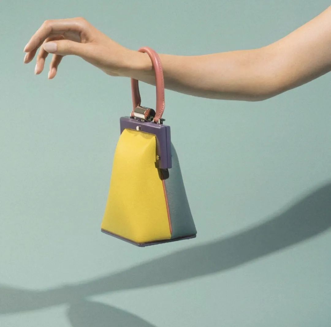 十大入门级轻奢女包千元下,女士小众轻奢品牌包推荐