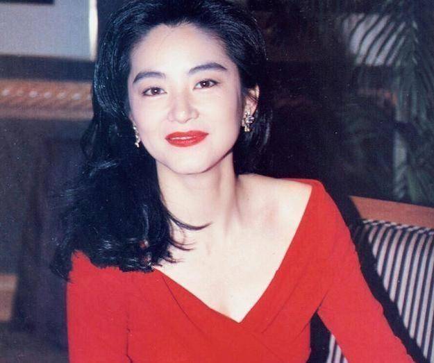 方脸女生是不是很难看,方脸太高级了