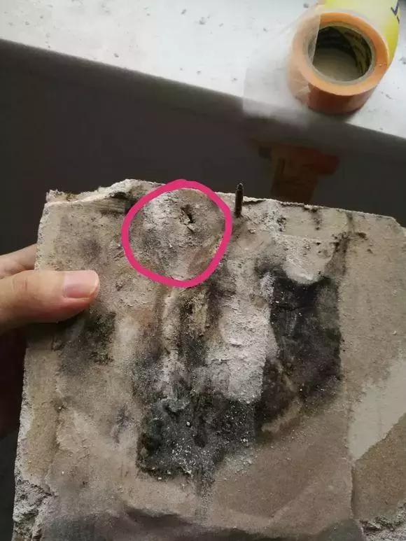 阳台水管被打孔破了怎么补,阳台装了铝扣板后漏水