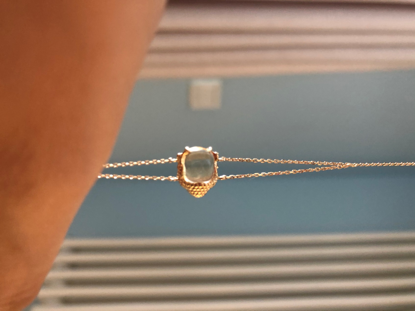 桃花依旧笑春风抢银库,cc卡美笑春风项链