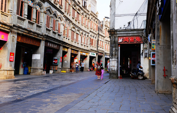 幸亏我来了再不来素材就没了,海南月亮湾的夜晚