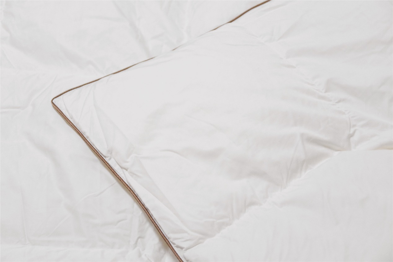 羊毛蚕丝鹅绒被子哪个更保暖,鹅绒被蚕丝被测评