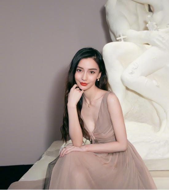 baby见贝克汉姆穿的什么鞋,杨颖贝克汉姆又同框了