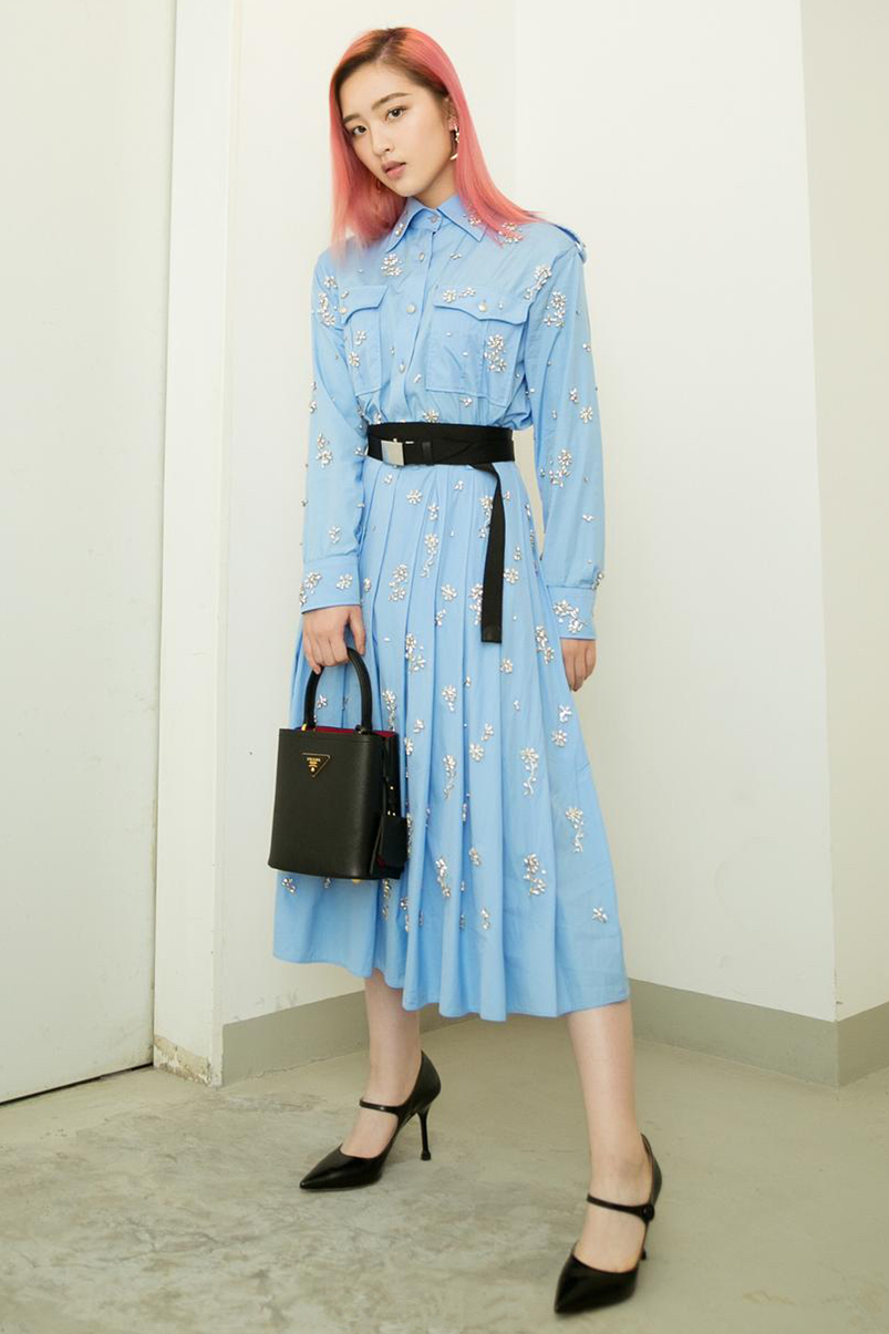 鐑反prada璧扮,prada鐑反