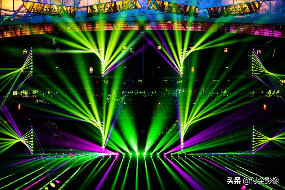 鸟巢沸腾瞬间,鸟巢合唱爱如潮水