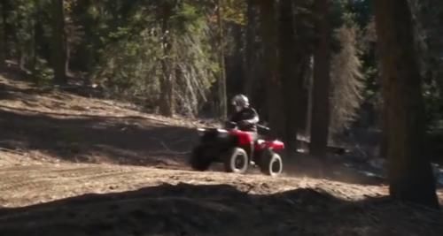 外国小哥把轮胎换成摩托车轮胎,外国人奇特改造越野摩托