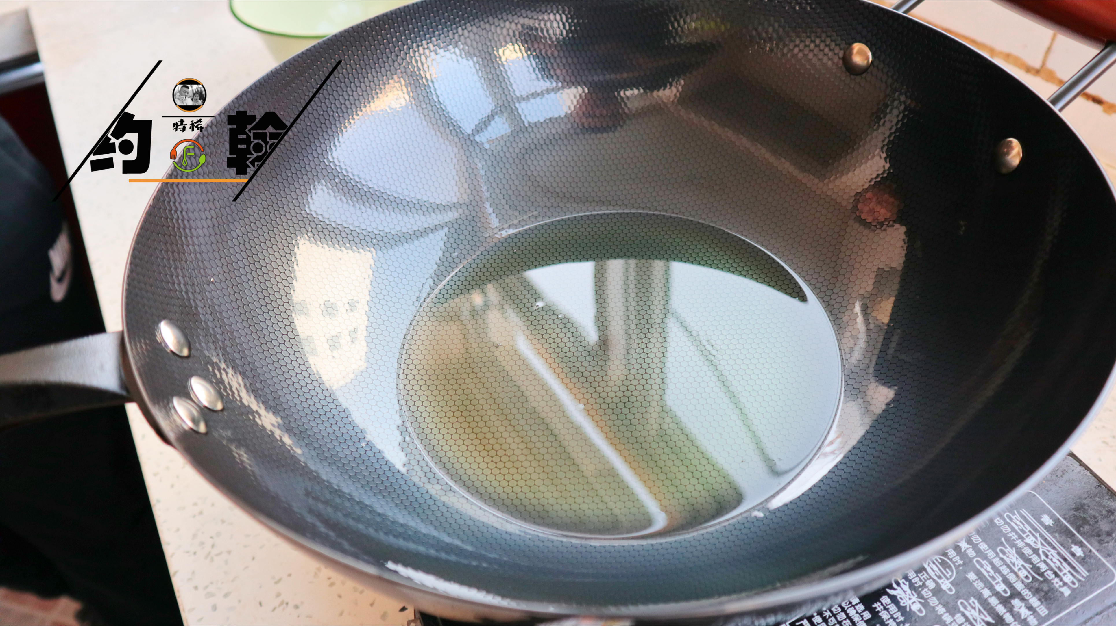 不粘铁锅新锅的正确开锅方法,不粘锅的正确开锅方法铁锅