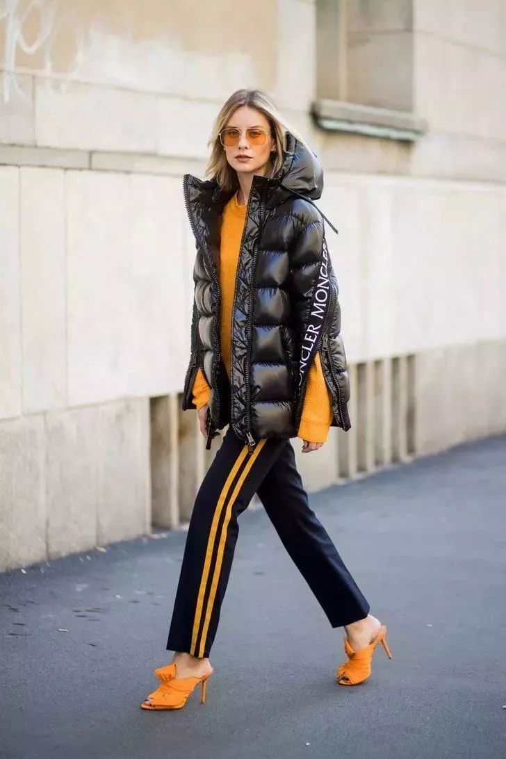 今年流行的条绒阔腿裤小个子穿搭,阔腿裤显瘦裤子保暖又好看