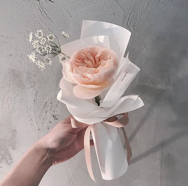 单支花束图片送女朋友,单支玫瑰花束怎么包装赶紧学起来