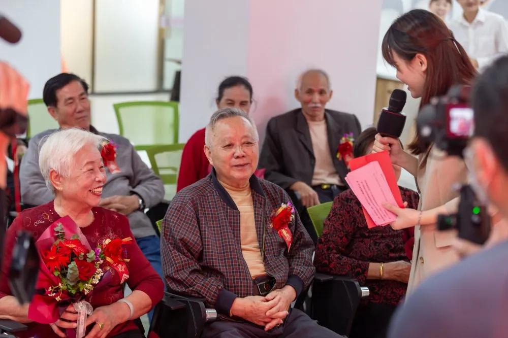 莆田市妇联举办邻里有“她”·“爱在夕阳”金婚、钻石婚纪念活动