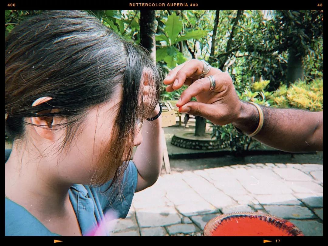 这个微笑国度，见人就夸漂亮，300元就能在天空滑翔