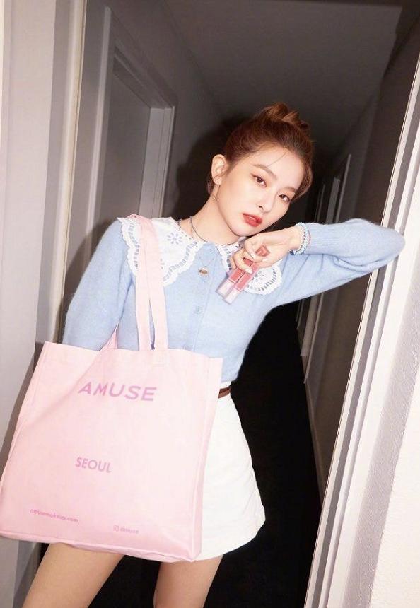 无回归抠脚状态，姜涩琪官宣奢侈品全球代言人，新品合作有排面