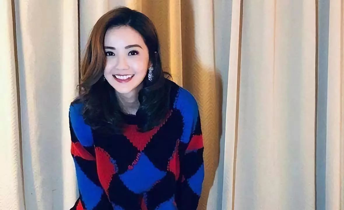 女性下巴肿怎么回事,下巴突然肿痛有硬块