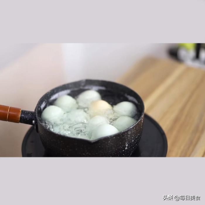 自制流油咸鸭蛋做法,怎么自制流油的咸鸭蛋