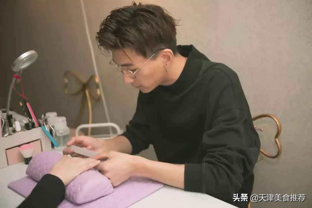 帅气小哥哥美甲,帅气小哥哥美甲店上海