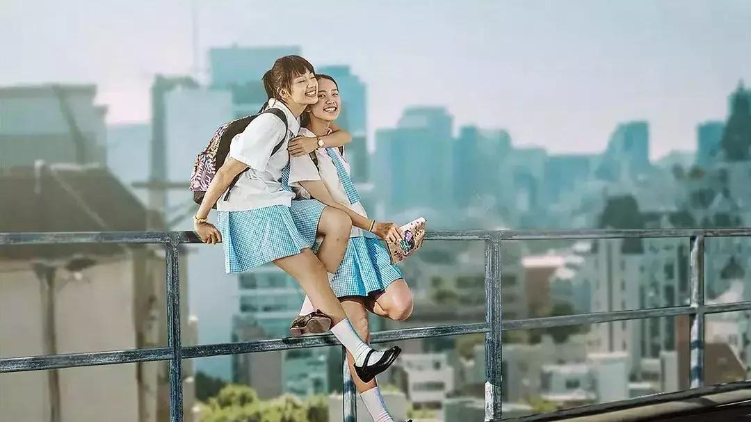 鍦ㄩ娓仛姘村,鍑虹敓鍦ㄩ娓敓娲诲湪骞夸笢