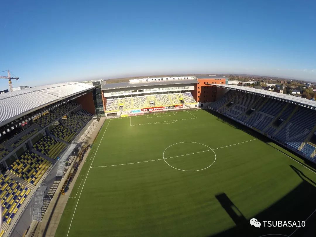 这位指导过咪蒙,卖过*片毛**儿的日本企业家,肩负起日本足球的重任