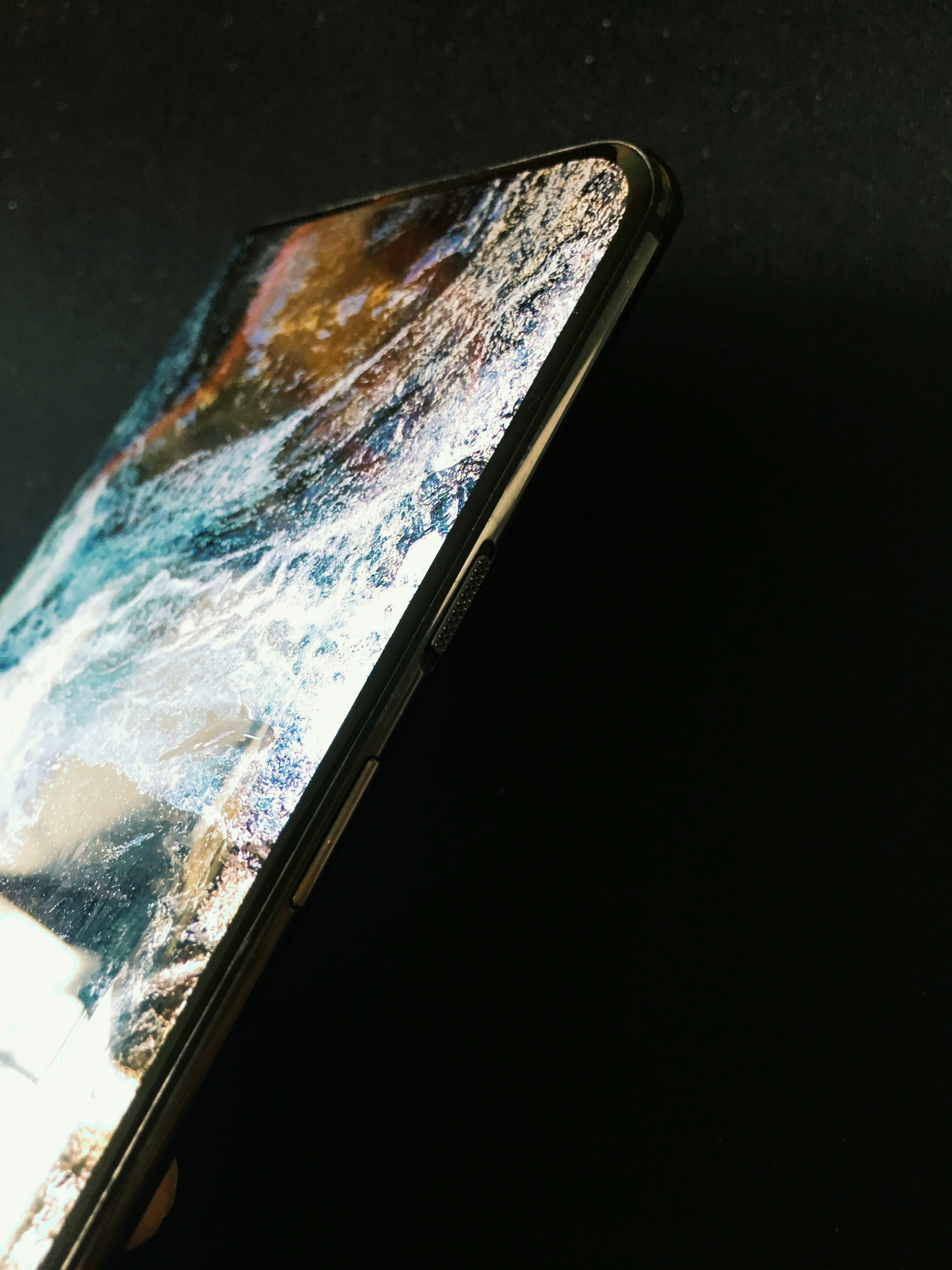 苹果手机为啥要专门设个静音按键,苹果的静音键为啥安卓没有呢