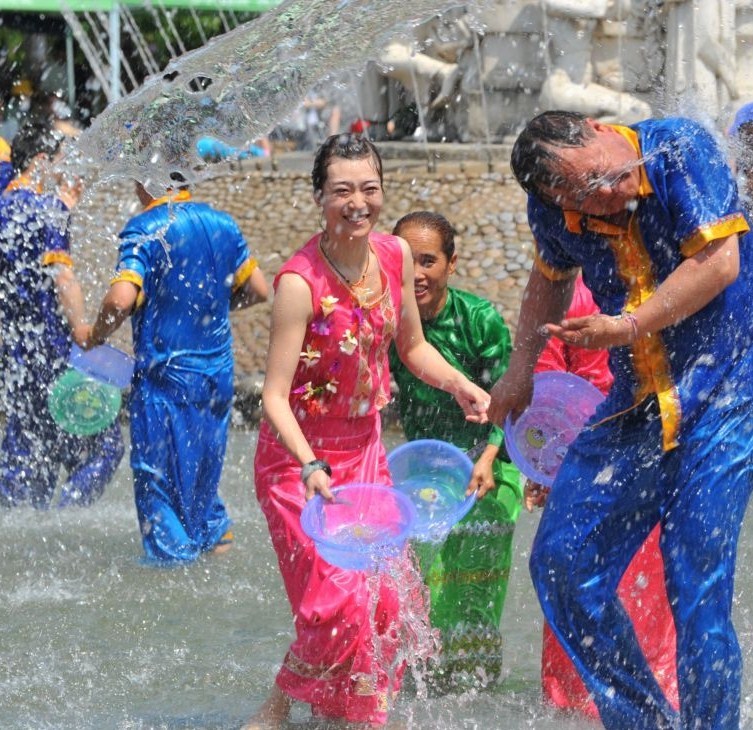 西双版纳旅游攻略最新详细,西双版纳旅游高端攻略