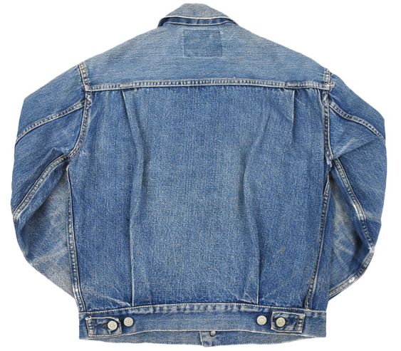 levis牛仔外套背面有标志,levis好看外套经典款