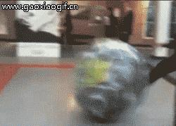 搞笑gif动图国足,武磊单刀射守门员gif动图