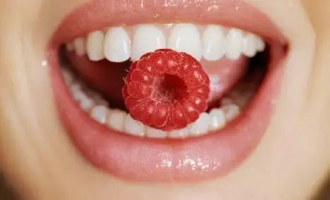 牙齿变长了黄的部分是牙根吗,牙齿长得细长有什么说法吗