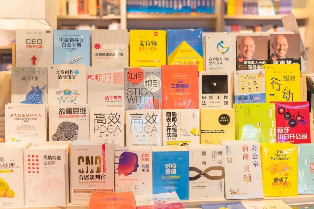 至强扫货攻略!佛山CBD潮玩新地标,女生月购物狂欢!