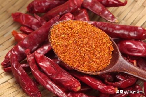 猪食欲不好怎么解决,猪吃饲料消化不好喂什么好