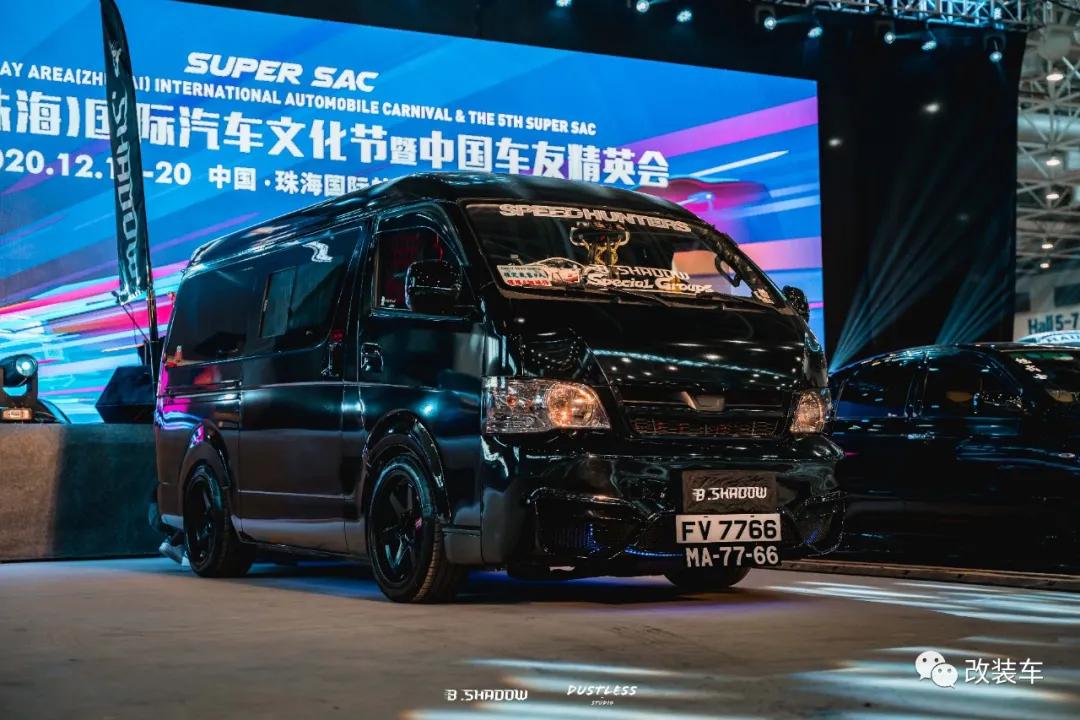 金杯海狮能推着么,金杯海狮可以坐几个人