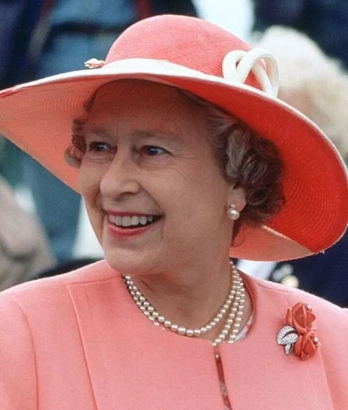 宋美龄最喜欢的翡翠手镯,宋美龄玉石珠宝