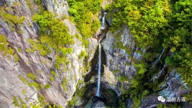 悬崖栈道景区游览图,旅游绝壁栈道探险