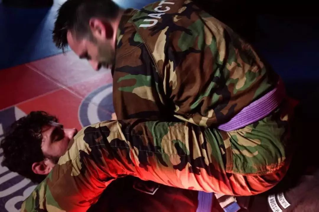 科比5联名undefeated40.5,undefeated联名鞋价格