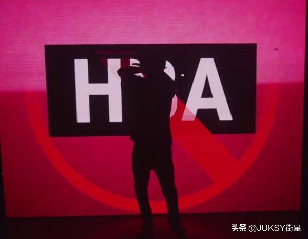 陈冠希都在穿哪些品牌,陈冠希穿红衣服的照片