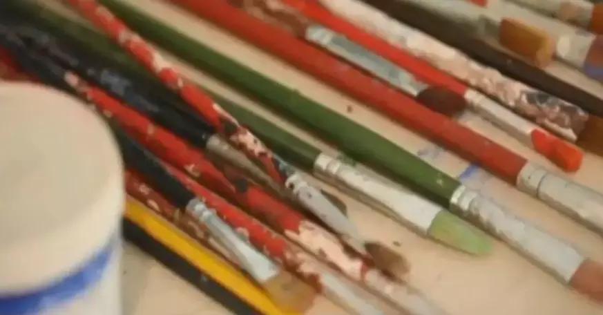 43岁保洁阿姨徒手画3d黑板报,保洁阿姨黑板画