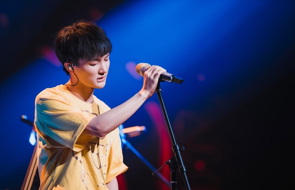 早上怎么练声开嗓,练声开嗓五腔共鸣