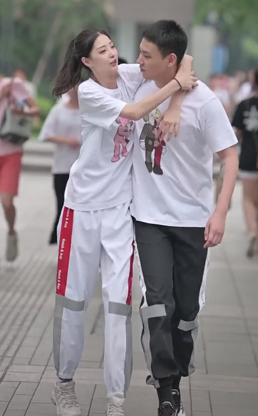 优衣库99元和39元t恤,优衣库米奇情侣t恤